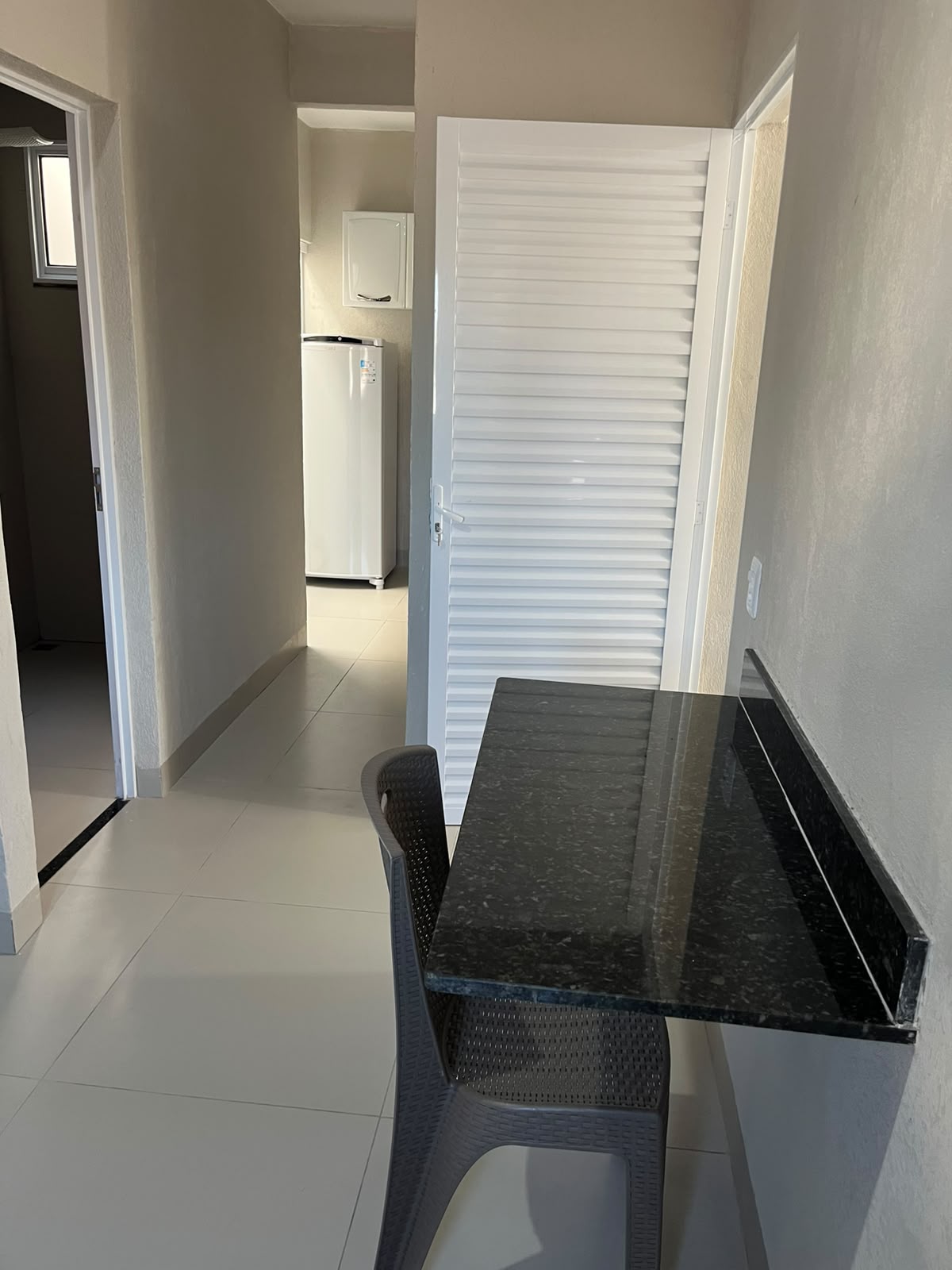 Corredor interno e bancada